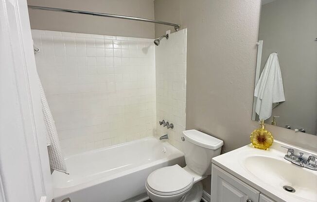 1 bed, 1 bath, 600 sqft, $999, Unit 3730-05 (B)