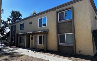 2 beds, 1 bath, $2,450, Unit UNIT 2