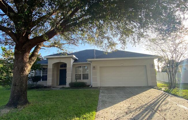 Four Bedroom, Three Bath Single Family Home in Debary!