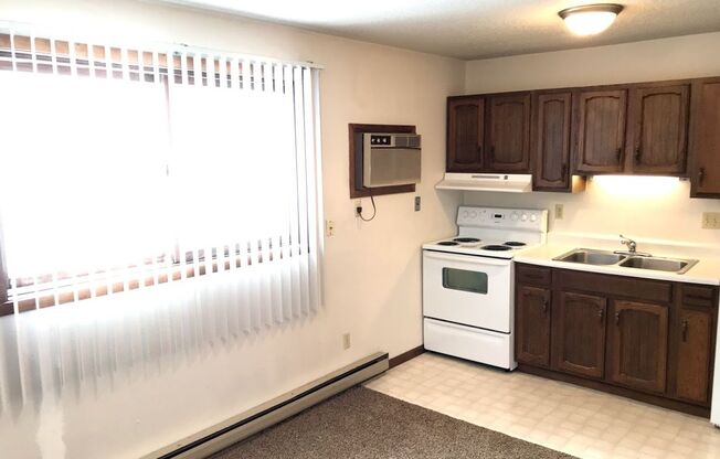 1 bed, 1 bath, 550 sqft, $640, Unit 2