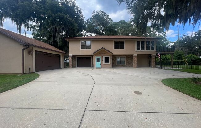 Amazing 4 bedroom home with St Johns River Views Available Now!