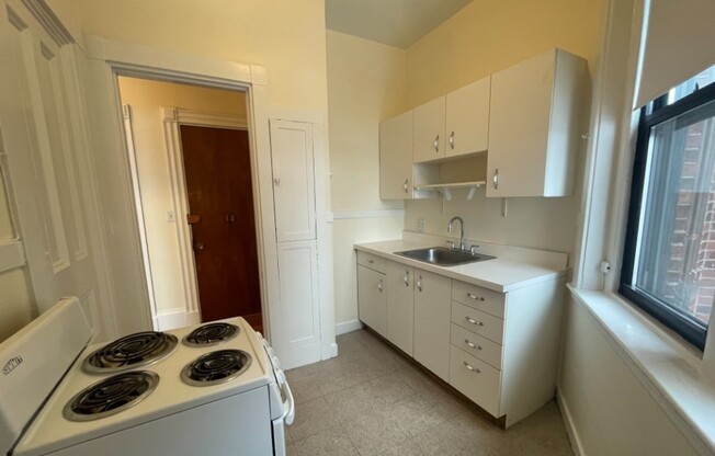 2 beds, 1 bath, 750 sqft, $3,500, Unit 25