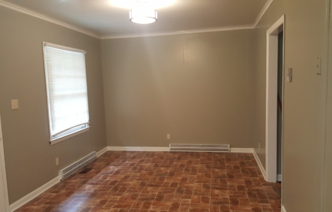 5143 SNOW WHITE LN