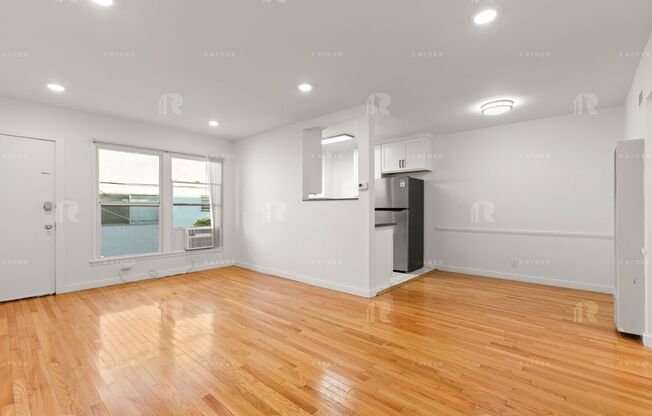 (Arely) 624 N. Hayworth Avenue
