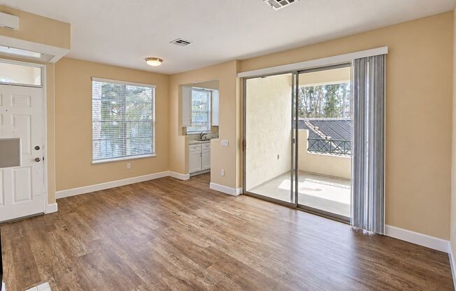 2 Bedroom Upper Unit In Carmel Valley
