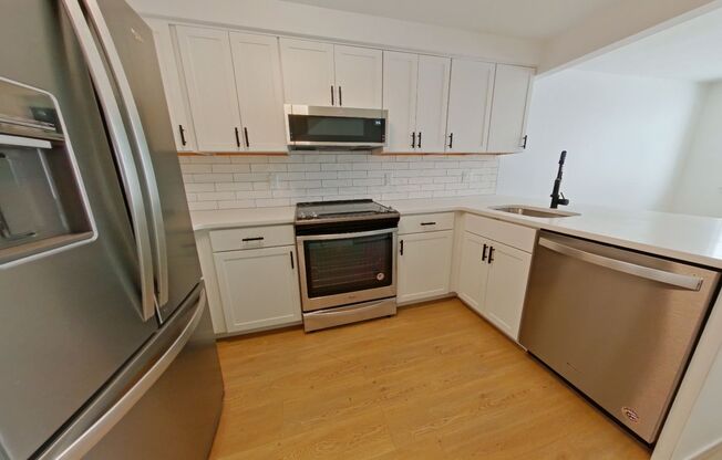 2 beds, 1 bath, $1,750, Unit 4