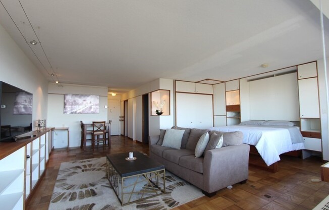 1 bed, 1 bath, 725 sqft, $3,600, Unit 25K
