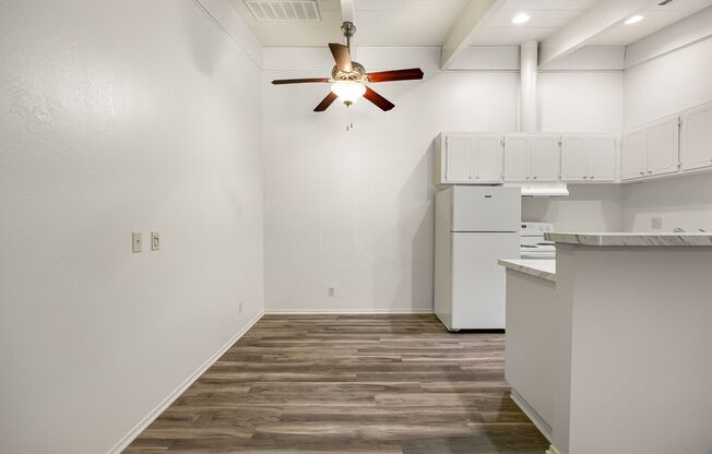 1 bed, 1 bath, 605 sqft, $1,250, Unit 46