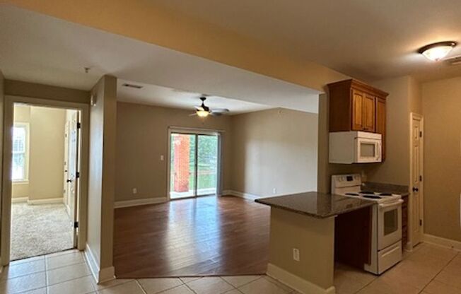 2 beds, 2 baths, 1,100 sqft, $1,025