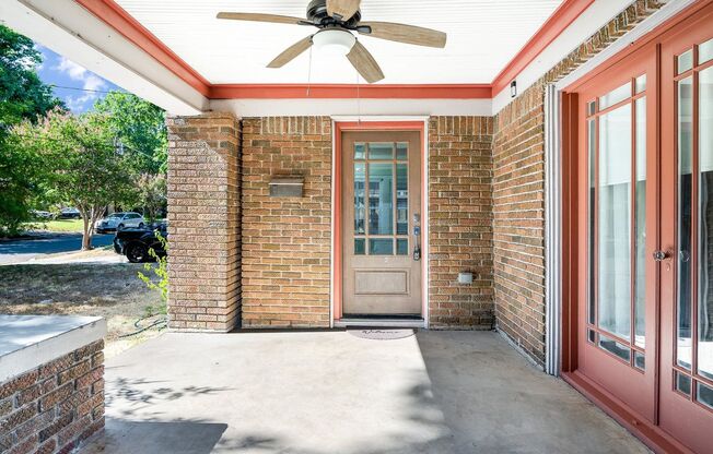 Charming 2-Bed, 2-Bath Tudor in North Oak Cliff