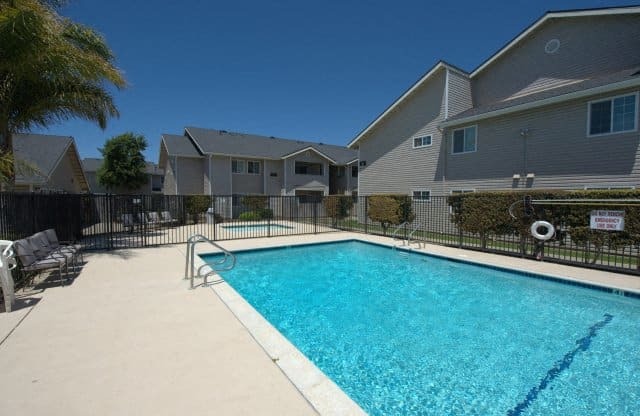 Swimming Pool at VIZCAYA APARTMENTS, SANTA MARIA