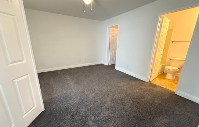 2 beds, 2 baths, $1,050, Unit UNIT 2039