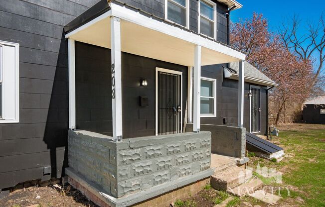 Fully Remodeled 2 bedroom home