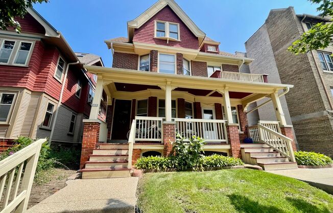 2570 N Murray