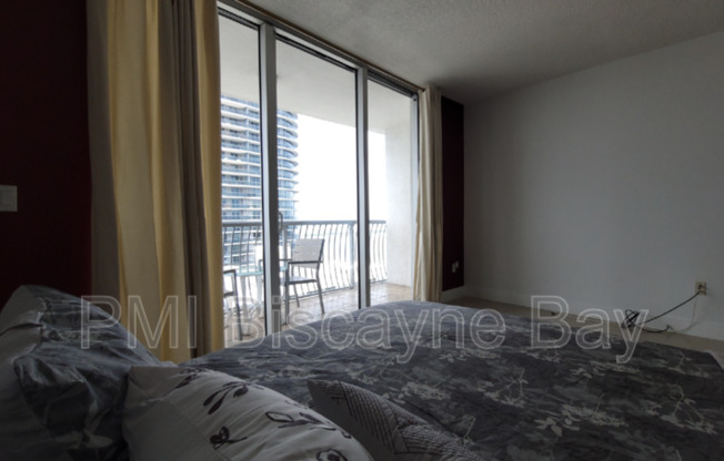 1750 N Bayshore Dr
