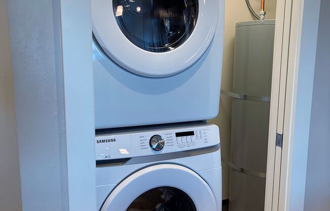 1 bed, 1 bath, 822 sqft, $1,845, Unit One11 507