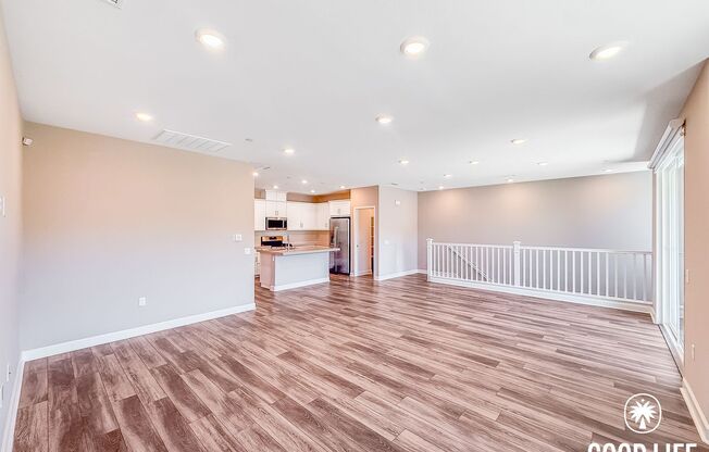 2BD/2BA home in Mira Mesa with Private Balcony, Pool & 2-Car Garage