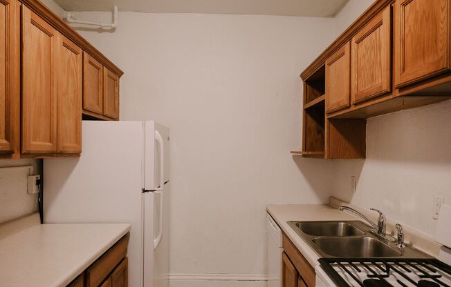 2 beds, 1 bath, 901 sqft, $1,250, Unit 315-21