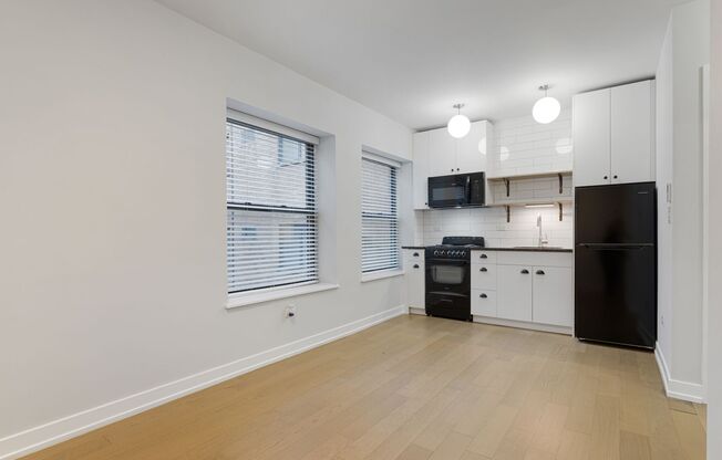 6019 North Winthrop Ave.