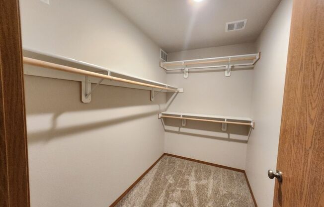 1 bed, 1 bath, 756 sqft, $1,195, Unit 3520 301