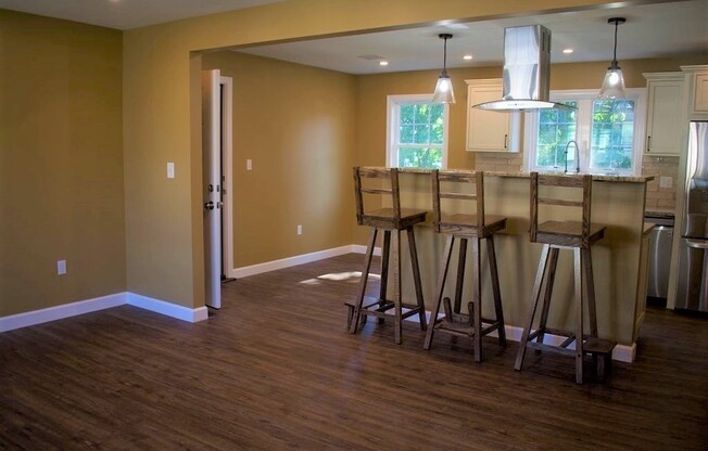 2 beds, 1 bath, 900 sqft, $2,600, Unit 2