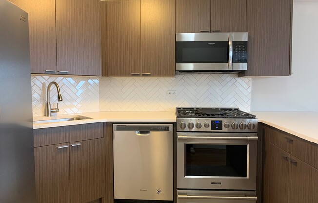1 bed, 1 bath, 693 sqft, $6,544, Unit 19G