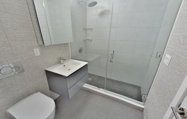 4 beds, 2 baths, $8,995, Unit 3G