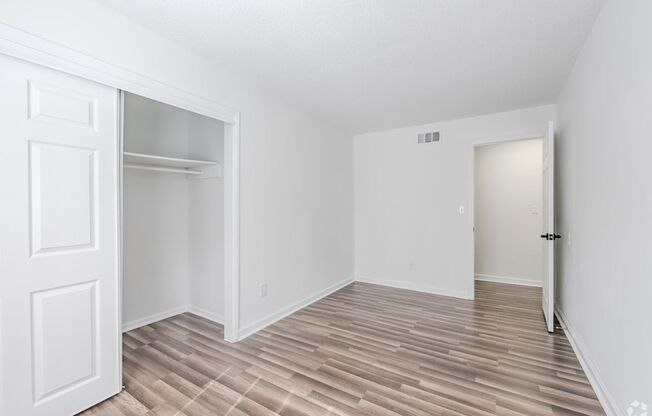3 beds, 1.5 baths, 1,300 sqft, $1,439, Unit 120H