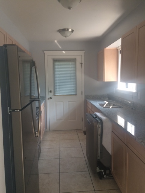 2 beds, 1 bath, 836 sqft, $2,700, Unit 7