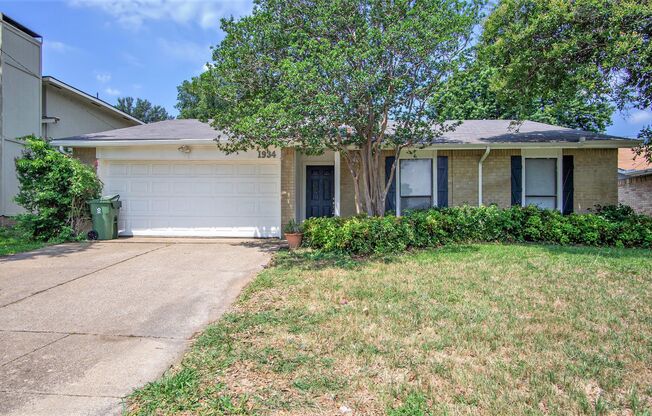 Beautifully crafted 3-2-2 in Arlington with Fridge included!