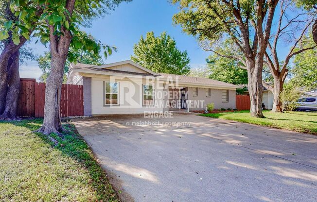 3 Bedroom Single-Story Home available For Rent in Farmers Branch!!