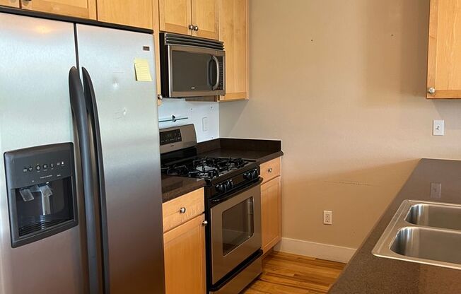 2BD/2.5BA Gorgeous Condo, Tennyson St Denver, CO! Available 9/1/25!