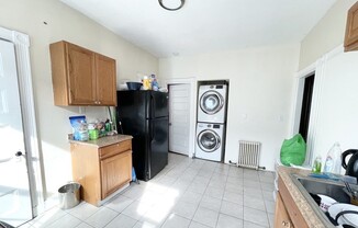 5 beds, 2 baths, $4,500, Unit 3