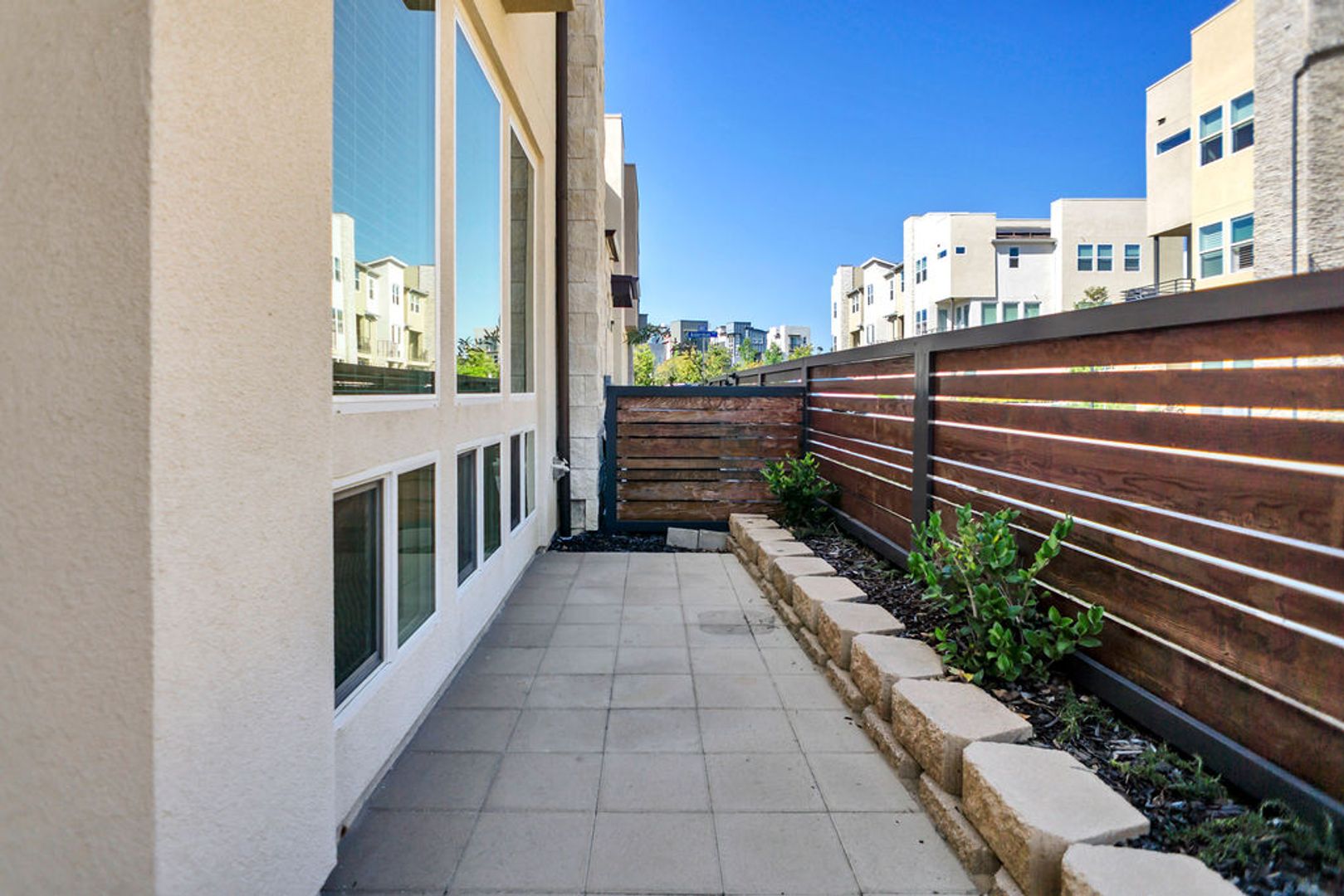 Gorgeous brand new townhome in 3Roots! End unit with lots of light! Available now!