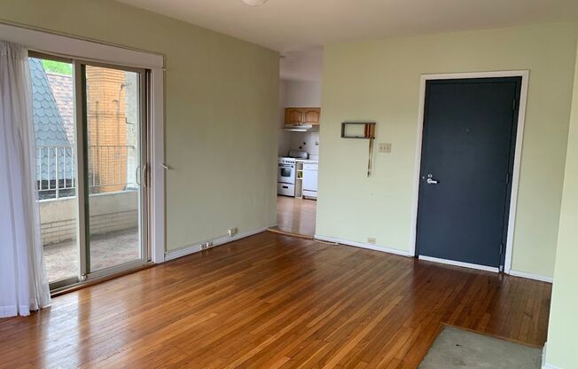 1 bed, 1 bath, $1,495, Unit 5806 Howe - 7F