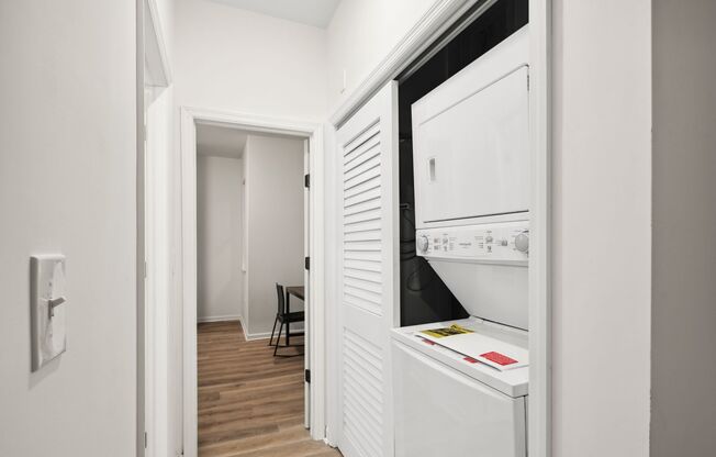 2 beds, 2 baths, 875 sqft, $1,350, Unit Unit 204