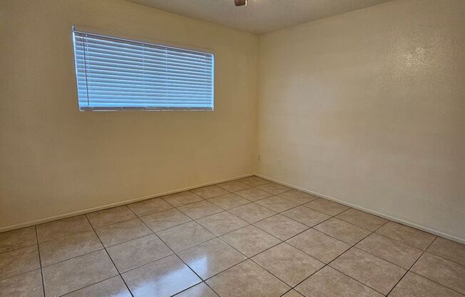 2 beds, 1 bath, 880 sqft, $1,125, Unit 111