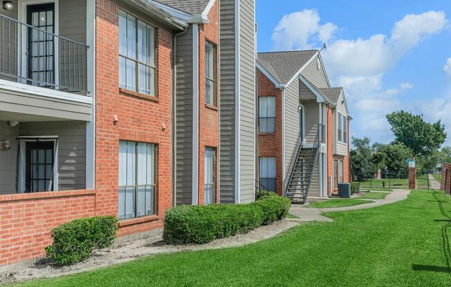 Hunters Creek - Apartment Living in Houston, TX