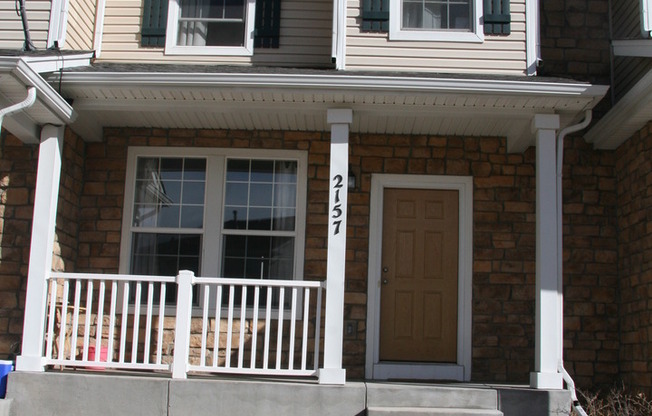Centrally Located Townhouse Available!