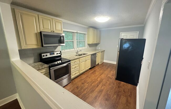 2Bed/1Ba Duplex close to Downtown Concord Fully Renovated with Laundry Room on Site