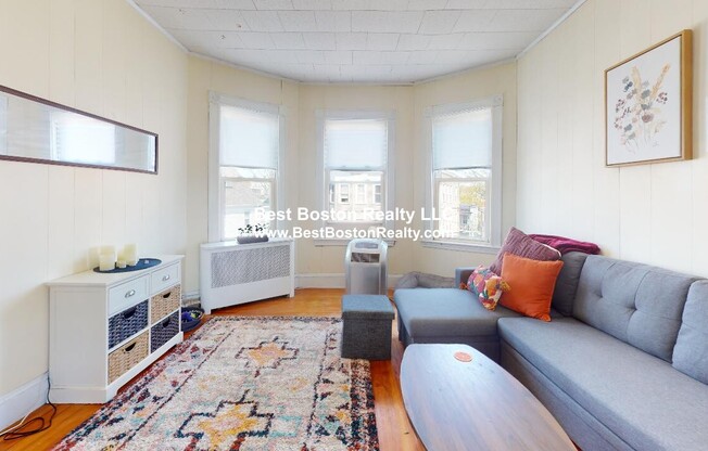82 CONCORD AVE