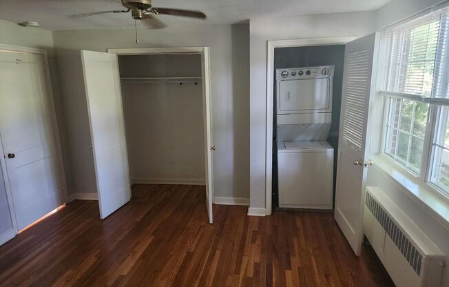 2 beds, 1 bath, 897 sqft, $2,335, Unit A-03