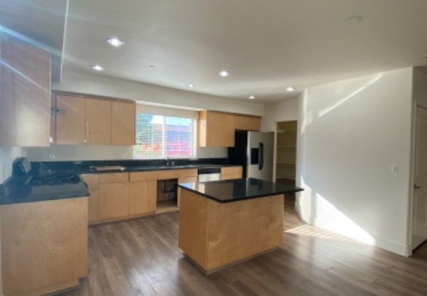 11312 Huston St