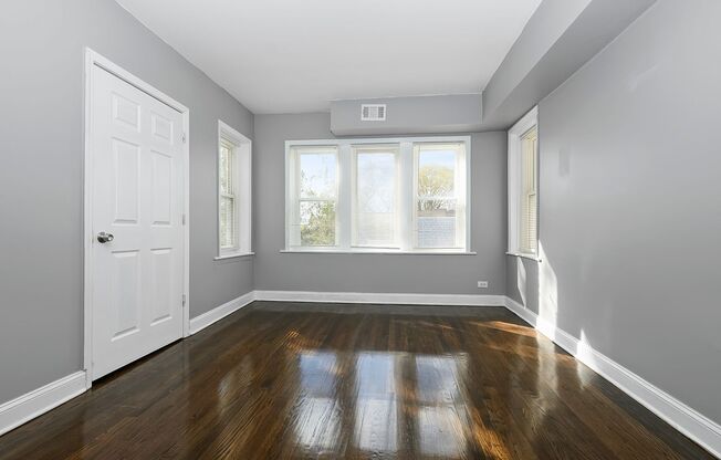 1215 - 1219 E 72nd St