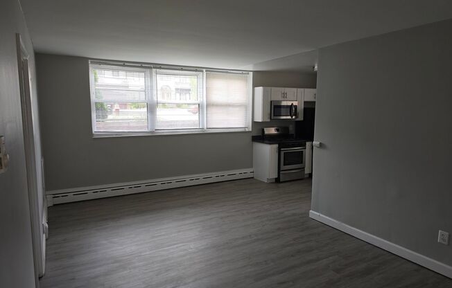 Studio, 1 bath, 500 sqft, $795, Unit B3