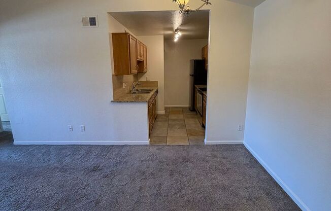 Great 1 bedroom 1 bath 2nd floor unit