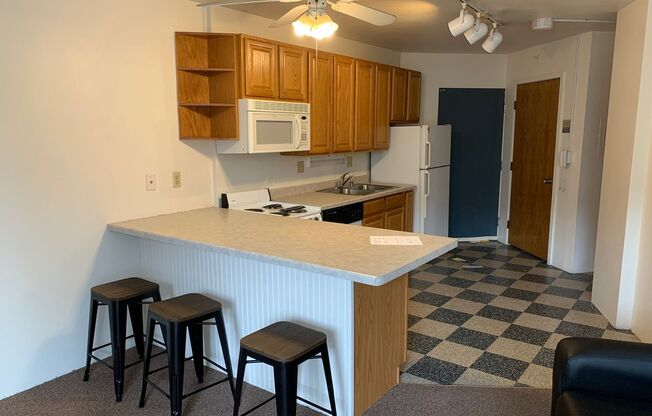 1 bed, 1 bath, 615 sqft, $1,460