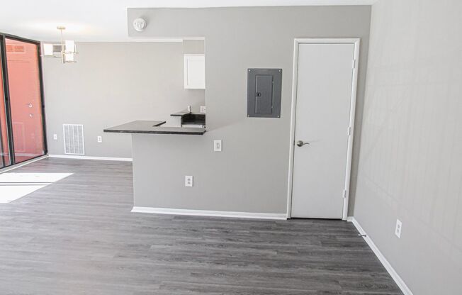 Bright and Modern 1 Bed 1 Bath Condo With Awesome Amenities In Twenty-One