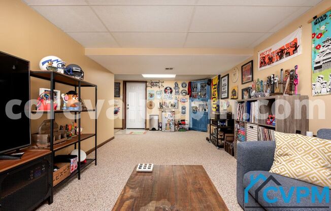 5 beds, 4.5 baths, $4,000