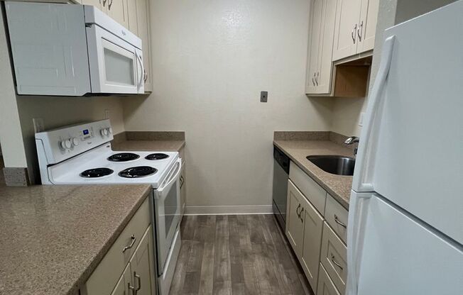 1 bed, 1 bath, 590 sqft, $2,500, Unit 777-220